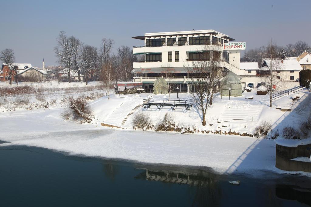 Le Pont 汽车旅馆 普里耶多尔